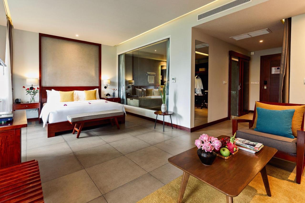 Indra Hotel Phnom Penh Exteriör bild