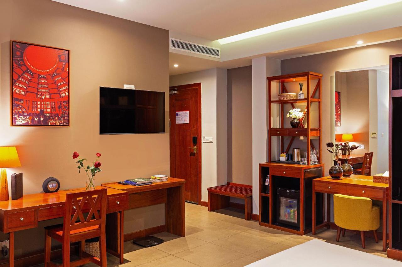 Indra Hotel Phnom Penh Exteriör bild